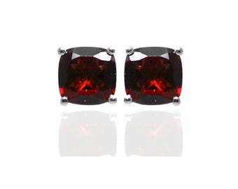 Pendientes de granate rojo, pendientes de plata 925, pendientes de granate natural con corte cojín, pendientes minimalistas llamativos, pendientes hechos a mano, pendientes para mujer.