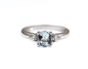 Anillo de compromiso de aguamarina, anillo de plata de ley 925 con diseño de racimo, anillo vintage con piedra natal azul, delicado anillo de promesa con piedras preciosas, regalo para ella.