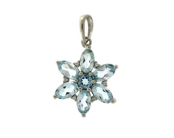 Colgante de flor de topacio azul cielo, collar floral de plata de ley 925, dije de piedra preciosa llamativo, joyería azul delicada, regalo de aniversario para ella.