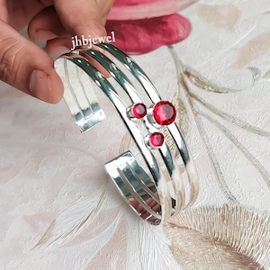 Bracelet ajustable en argent sterling et grenat fait main