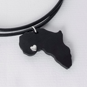 Ebony Africa Necklace Map, Pendentif personnalisé, Collier en bois d'ébène m, Silver Africa Heart, Bijoux personnalisés, Collier personnalisé avec cadeau