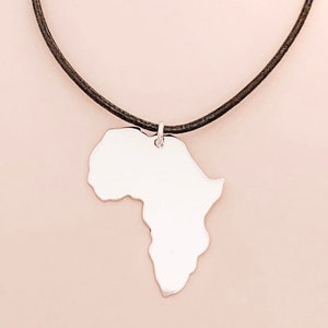 Collier carte Afrique argent, pendentif Afrique argent, pendentif carte personnalisé, bijoux africains, bijoux personnalisés, cadeau d'adoption et de voyage