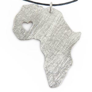 Collier Afrique en argent avec coeur au Mali, pendentif Mali en argent, pendentif personnalisé, collier carte de l'Afrique, breloque Afrique, cadeau de voyage