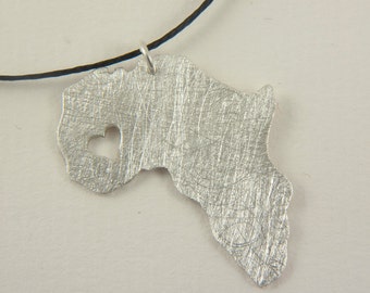 Collar de plata de África, colgante de plata de Malí, colgante personalizado, collar de mapa de África, encanto de África, regalo de viaje, regalo de adopción