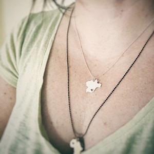 Collier en argent de Castille et León, collier carte de l'Espagne avec pendentif personnalisé, carte d'Avila en argent sterling 935 dans une boîte cadeau kraft avec un supplément