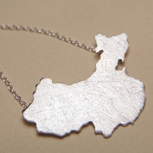 Collier carte Chine, collier Chine, pendentif carte argent, pendentif personnalisé, carte Chine argent, bijoux personnalisés, amoureux de la Chine, cadeau de voyage