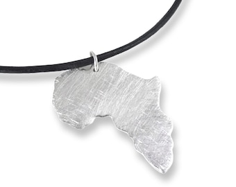 Anhänger mit Afrikakarte aus Sterlingsilber, Afrika-Halskette, Geschenk für Afrika-Liebhaber, Reiseschmuck, handgefertigter Afrika-Schmuck