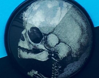 Colar de caveira Xray ~ Pingente redondo de cabochão com camafeu ~ Memento Mori ~ Halloween gótico vitoriano