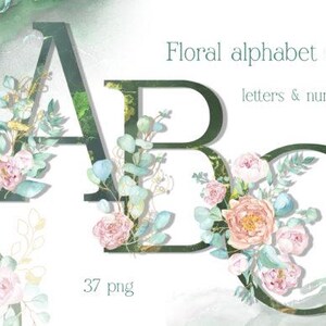 Puede incluir: Clipart de alfabeto floral con las letras A, B y C, cada una adornada con flores y follaje de acuarela. Las letras son de color verde oscuro con un aspecto texturizado y natural. La imagen incluye el texto "Floral alphabet clipart letters & numbers" y "37 png".
