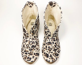 Botines de piel italiana suave con estampado de leopardo, zapatos con estampado animal, Elehandmade Shoes