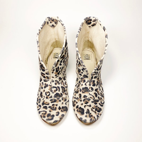 Ankle Boots in Leopard Print Soft Italian Leather, Animal Print Shoes, Elehandmade Shoes