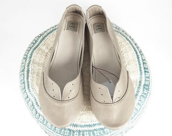 Oxfords Shoes in Light Taupe Italian Leather, Elehandmade Shoes