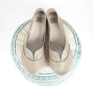 Oxfords Shoes in Light Taupe Italian Leather, Elehandmade Shoes