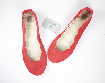 Ballet Flats Shoes in Red Soft Italian Leather with Scalloped Detail, Elehandmade Ballerinas