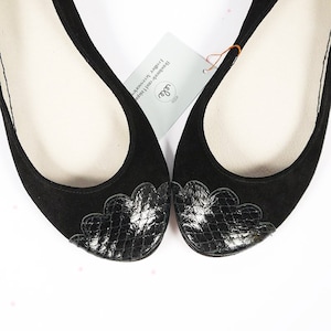 Black Ballet Flats Shoes with Scalloped Toe Flats in Animal Print Leather, Elehandmade Shoes