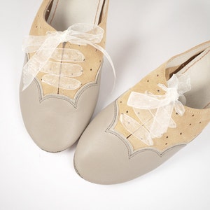 Oxfords Shoes Handmade Scalloped Light Taupe Cream and Peach Leather Laced Shoes image 5