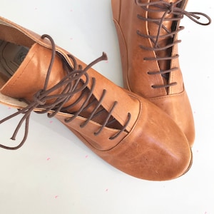 Botines de mujer en cuero suave italiano color canela, botines con cordones, zapatos hechos a mano imagen 2