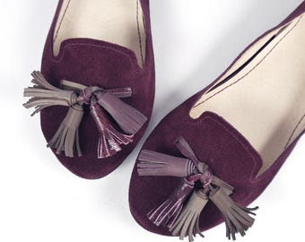 Mocasines de ante burdeos color sangre de buey, zapatos sin cordones de cuero hechos a mano.