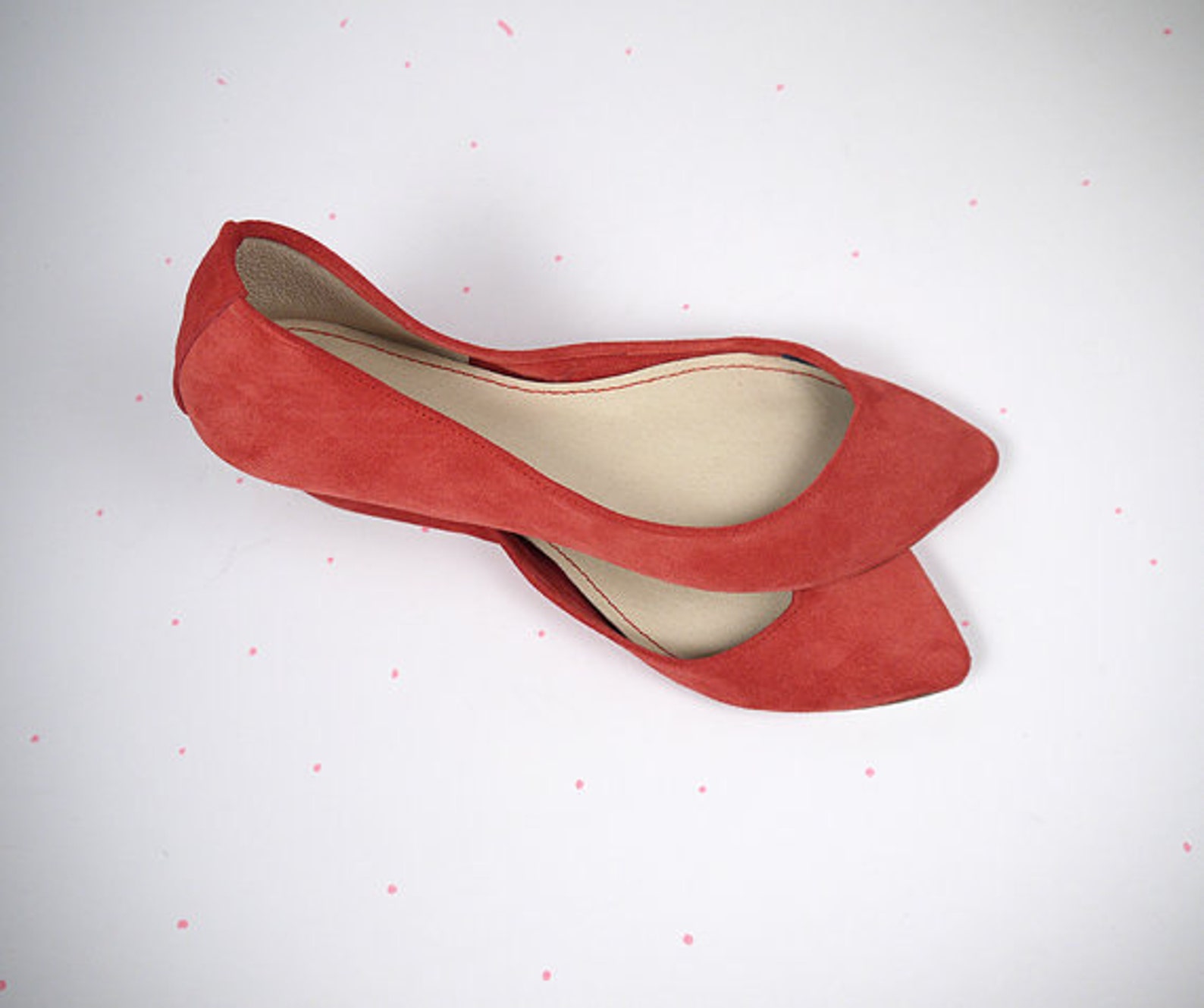 red ballet shoes. pointy shoes. ballet flats. pointy red shoes. red leather shoes. handmade ballet flats. handmade shoes. red po