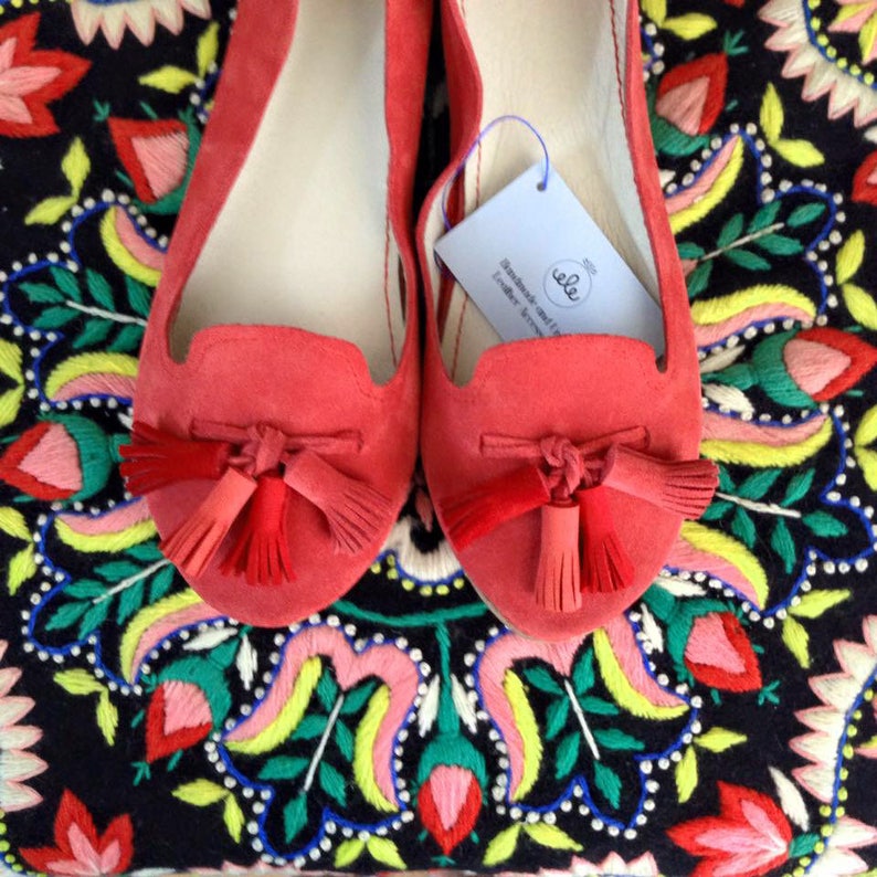 Loafers Shoes in Red Leather Suede and Matching Red Tassels, Handmade Leather Flat Shoes Slip On image 5