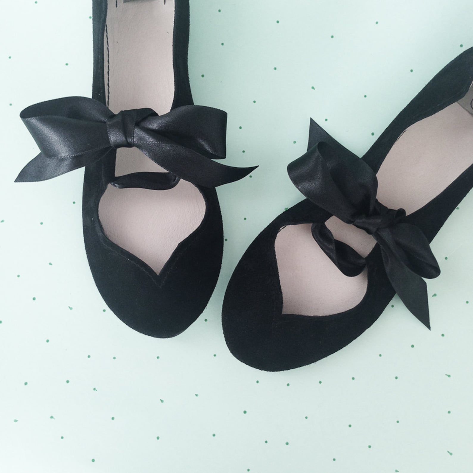 ballet flats with ribbon. black shoes. black ballet flats. women shoes. mary jane shoes. bridal shoes. flat wedding shoes. balle