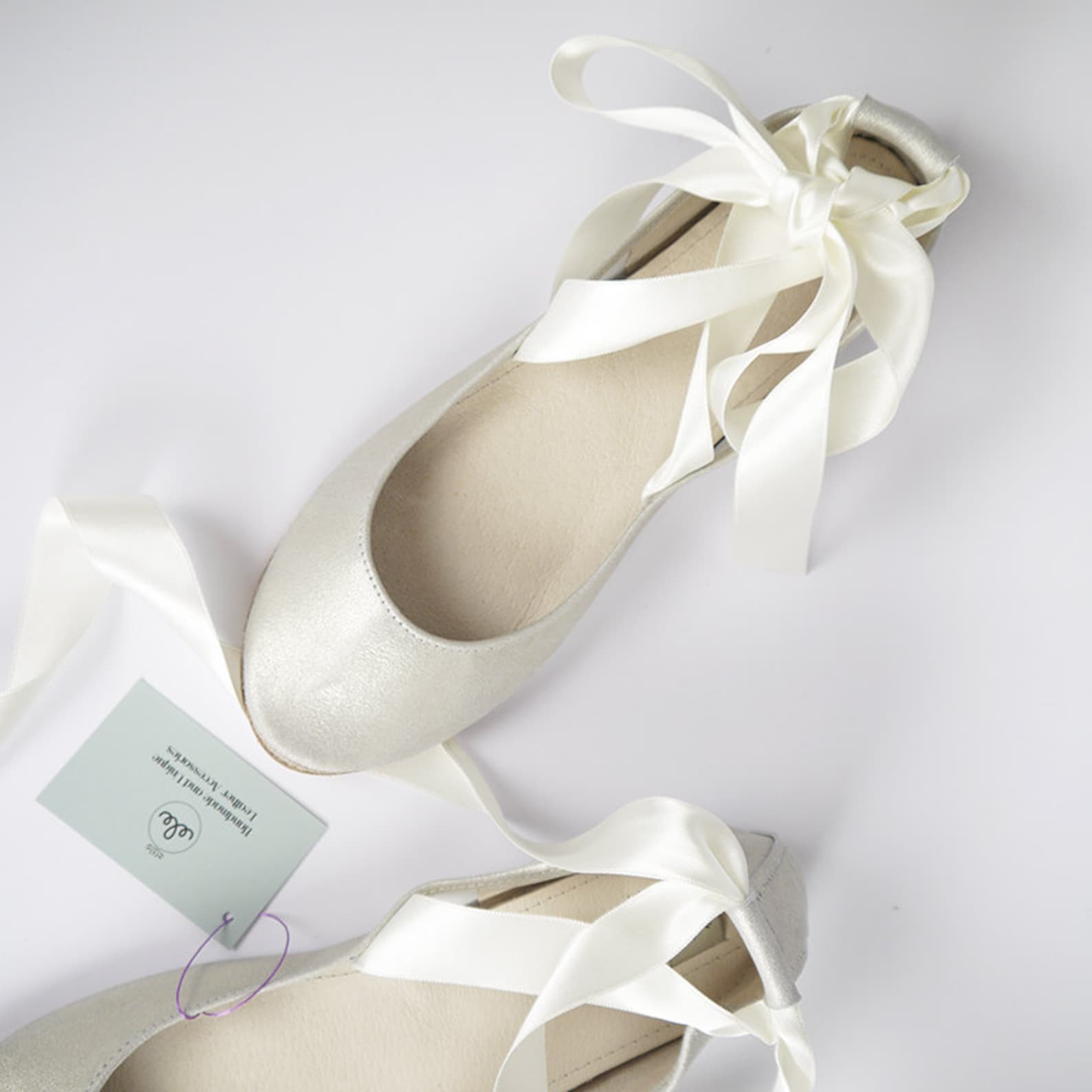 bridal low heel ballet flats shoes in ivory leather and satin ribbons, wedding shoes flats, elehandmade shoes, scarpe sposa, bra
