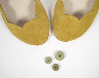 Ballet Flats Ballerina Shoes in Sunflower Yellow Italian Soft Leather, Scalloped Bridal Shoes, Elehandmade