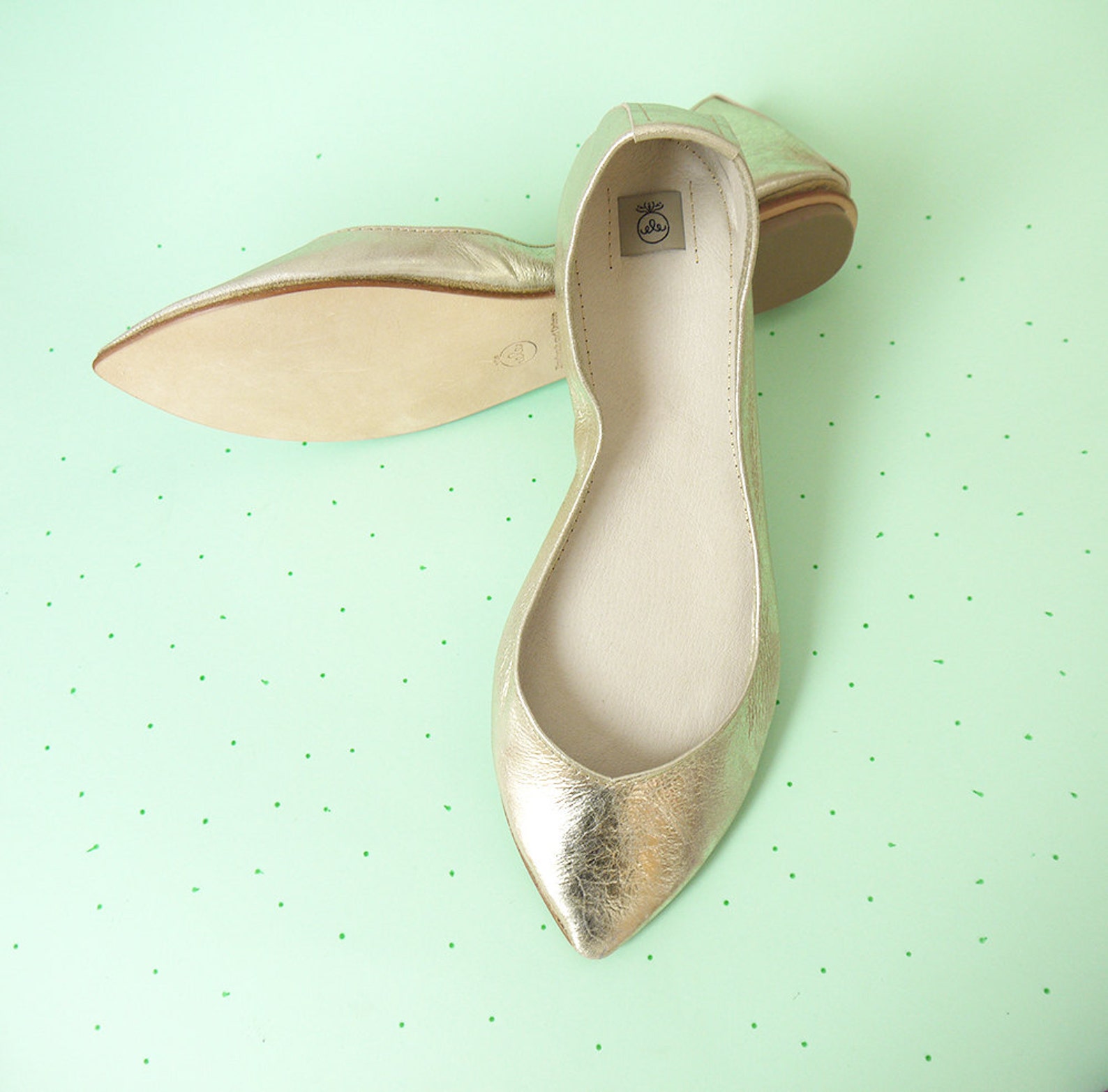 wedding shoes. bridal low heel shoes. pointy ballet flats. pointy shoes. leather ballerinas. flat shoes bride. bridesmaids gift.