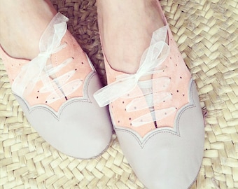 Oxfords Shoes Handmade Scalloped Light Taupe Cream and Peach Leather Laced Shoes