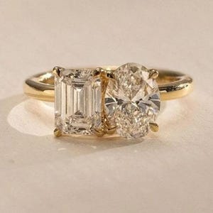 Toi Et Moi Ring Emerald and Oval Moissanite Ring Two Stone Engagement Ring Wedding Ring Double Stone Ring Anniversary Gift For Women