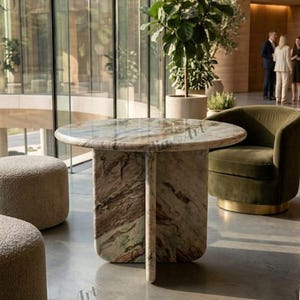 Calacatta Viola marmor sidobord – räfflad piedestal, italiensk lila ådrad accentmöbler
