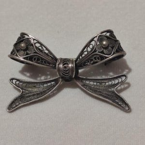 Vintage Silver Filigree Bow Brooch Pin