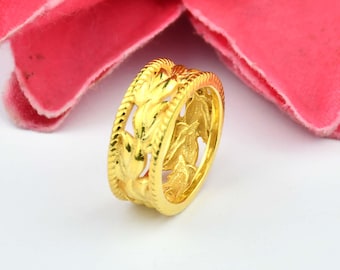 Anel floral em prata de lei banhada a ouro 18k, feito à mão. Anel marcante.