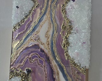 Kintsugi Canyon - Duża fioletowa geoda ścienna z żywicy z ametystami, różowym kwarcem i złotymi kryształkami - brokatowe dzieło sztuki!
