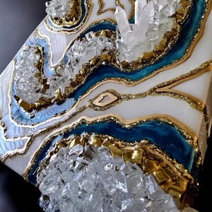 Blauwgroen en gouden geode muurkunst, klein cadeau, luxe 3D-harsschilderij, statement kristalkunstwerk, gratis cadeau bij elke aankoop! Alle maten afbeelding 20