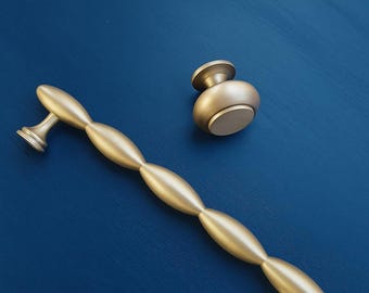 Ovalo Brass Dresser Pulls – Handmade Modern Cabinet Handle with Matching Knob – 5 Size Options