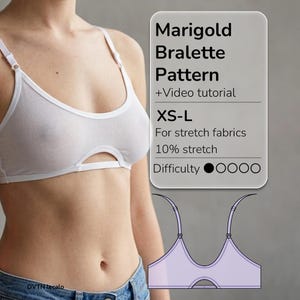 Könnte beinhalten: Ein weißes Bralette mit einem Ausschnitt unter der Brust, dargestellt mit einer Informationskarte mit der Aufschrift Marigold Bralette Pattern +Video tutorial, Größen XS-L, für Stretchstoffe mit 10% Dehnung und Schwierigkeitsgrad eins von fünf.