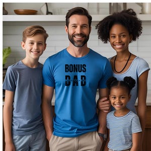 Koszulka z napisem Bonus Dad, prezent na Dzień Ojca, prezent urodzinowy, prezent z podziękowaniami, koszulka unisex, koszulka z imieniem dla ojczyma, koszulka z imieniem dla dzieci na Dzień Ojca