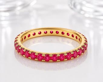 Anello dell'eternità con rubino / Anello nuziale in argento sterling / Anello con pietra preziosa rossa creata in laboratorio