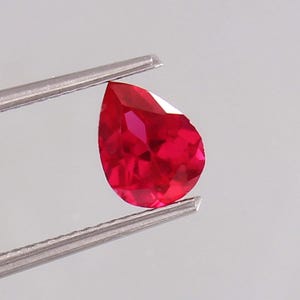AAA Flawless Mozambique Blood Red Ruby Loose Pear Gemstone Cut 1.10 Ct Beautiful Luster Quality,Fashion Jewelry& Ring Making Product 7X5 MM
