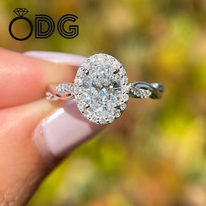 Halo 2.5 ct E-VS1 Oval Cut Lab Grown Diamond Engagement Ring 14K Gold