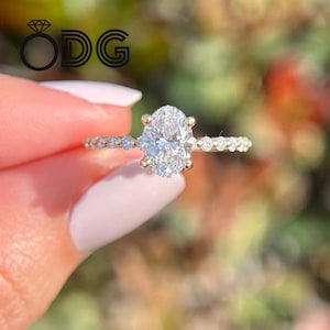 Oval 2 Carat D Color VVS2 Clarity IGI Certified Lab Grown Diamond Solitaire Engagement Ring Handmade of 14k Gold