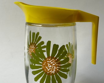 Mid century vintage glass syrup pitcher dispenser yellow green daisy