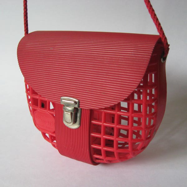 80s vintage red Italian net work plastic cage cross body bag purse plastic clip lock Giancotti Italy