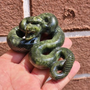 Hand‑Polished Gemstone Snake Carving for Collectors, Realistic Green Jade Python Statue