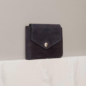 Portefeuille en cuir 4.2 sur un bouton bleu Crazy Horse - BN-PM-4-2-nn