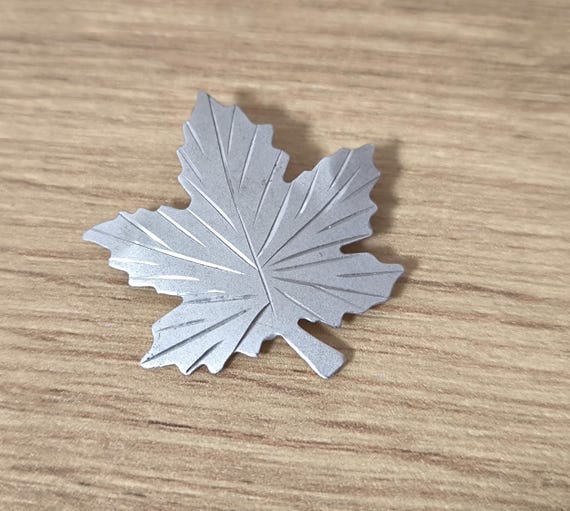VTG BOND BOYD Maple Leaf Sterling Silver Laser Cut Brooch