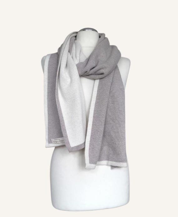 ANDRE MAURICE Double sided taupe white knit wool blend long scarf