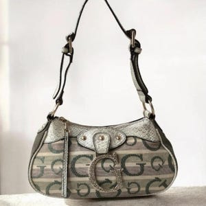 ショルダーバッグ GUESS shoulder bag Monogram GLogo y2k Vintage Guess Bag Y2K Monogram – Lyons way | Online Handpicked