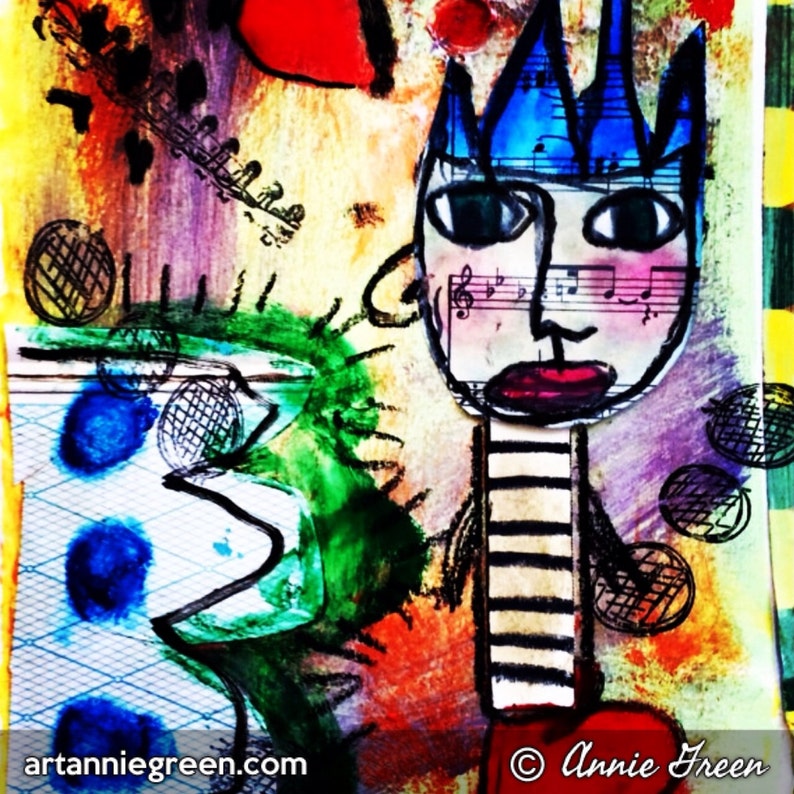 Op de afbeelding: Abstract schilderij met een kleurrijke achtergrond en een figuur met een blauwe kroon en een gestreepte nek. De figuur heeft een rode mond en een zwart-wit gestreepte nek. Het schilderij heeft een groene, gele, rode, blauwe en paarse achtergrond.